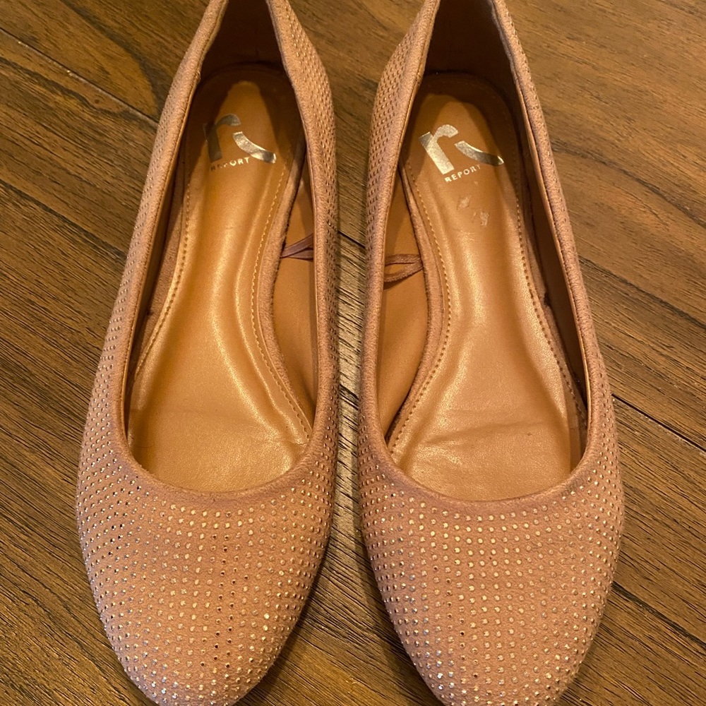 Tan w gold accent flats